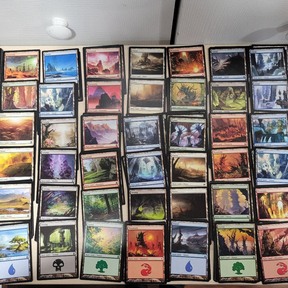 Bundle of 172 MAGIC THE GATHERING MTG Assorted Mixed Set 2010-2011 Land Cards
